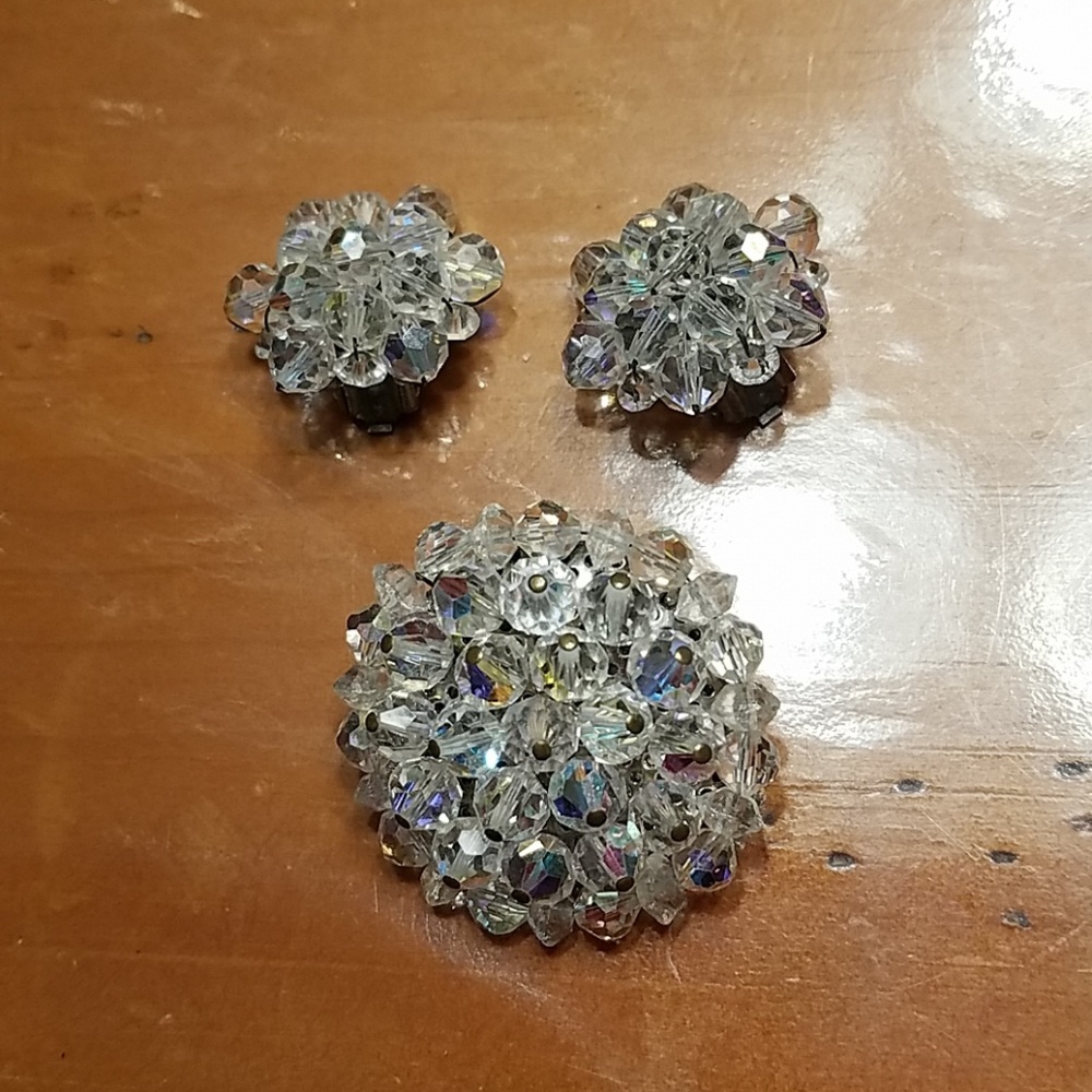 Brooch and earrings.